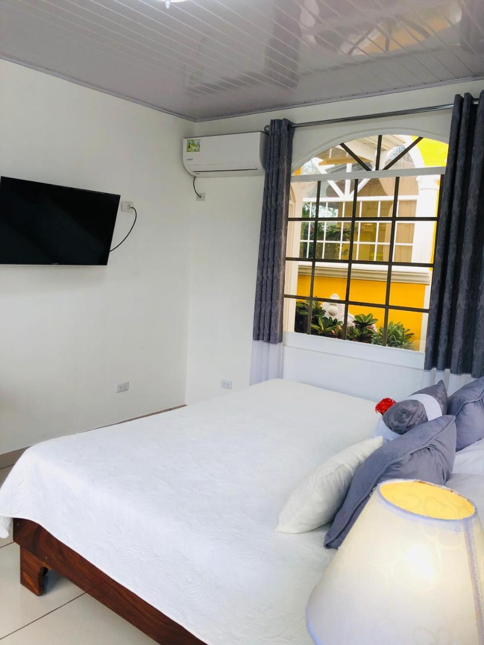 Hotel Andrea Neily Kültér fotó