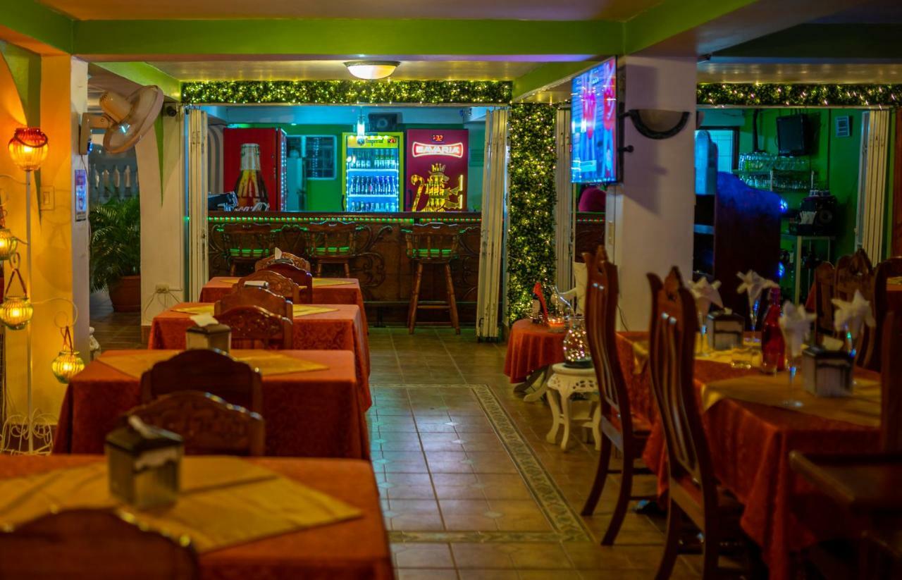 Hotel Andrea Neily Kültér fotó