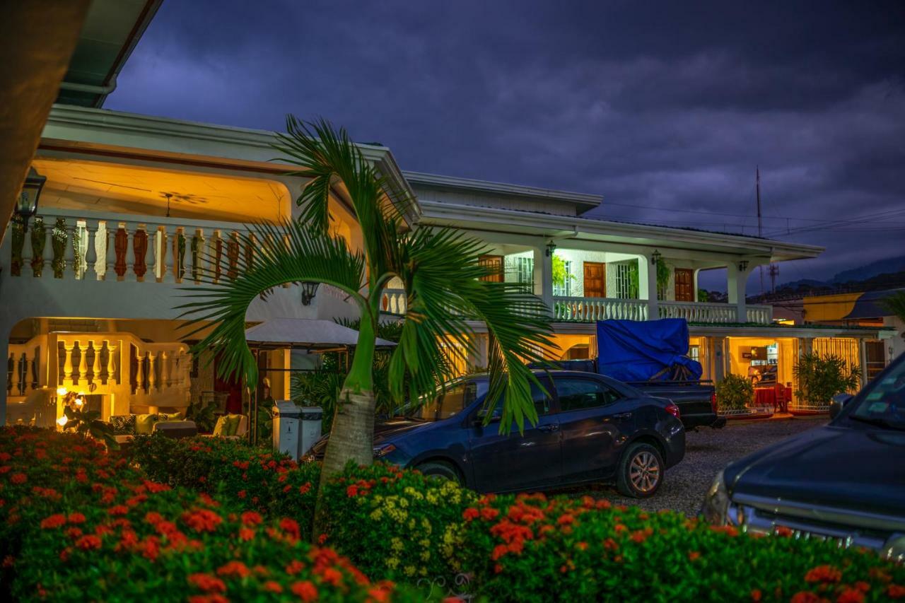 Hotel Andrea Neily Kültér fotó