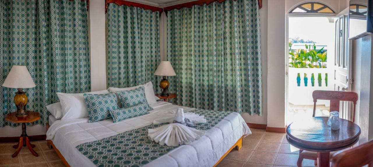 Hotel Andrea Neily Kültér fotó